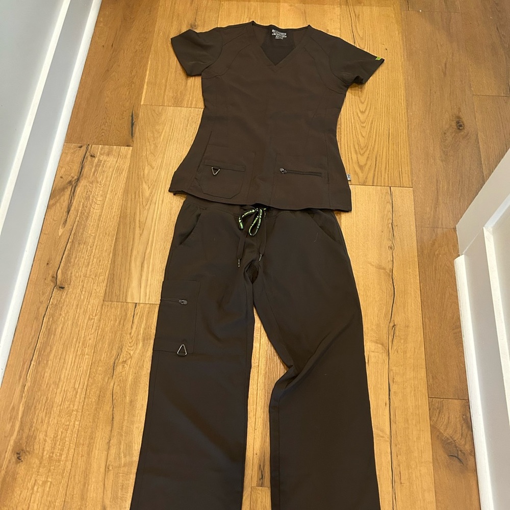 Med Couture Dark Brown Straight Leg Pants & Top Set.  Worn once.
